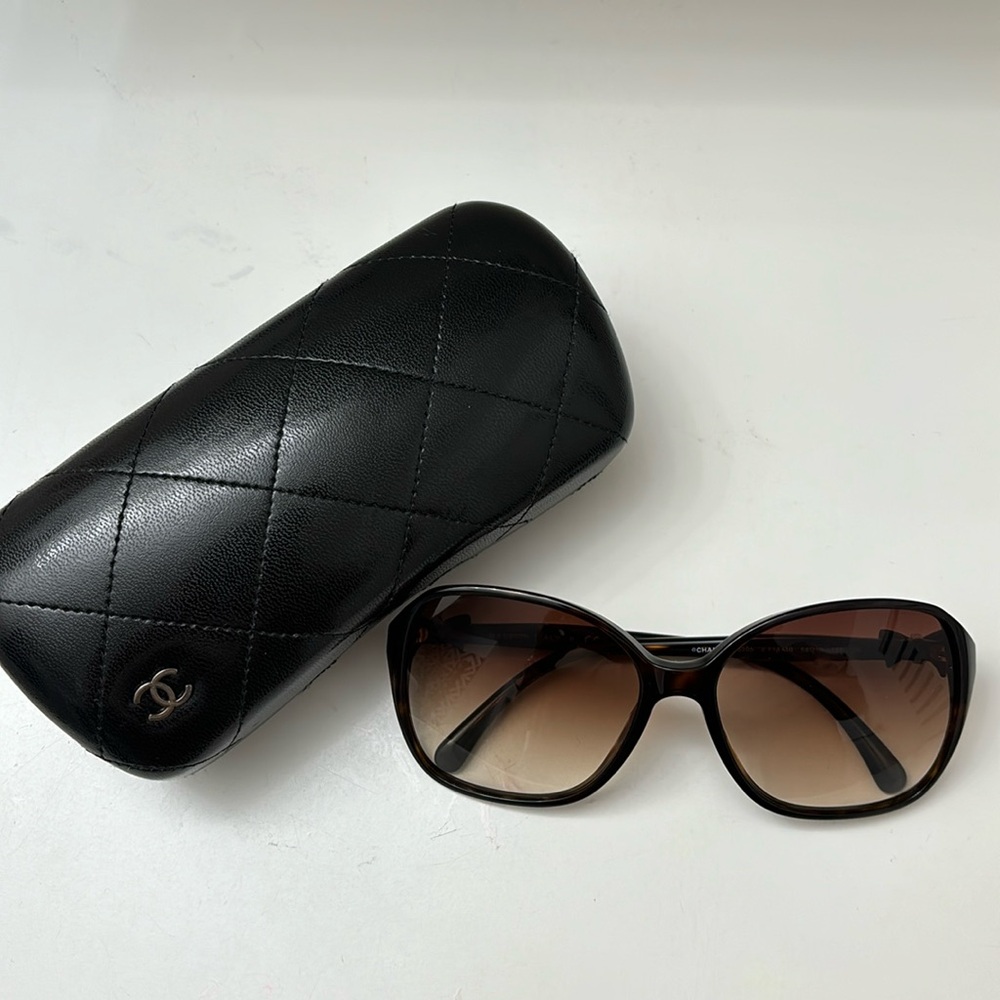 Chanel Brown Tortoise Shell Frame Bow Sunglasses-5170
